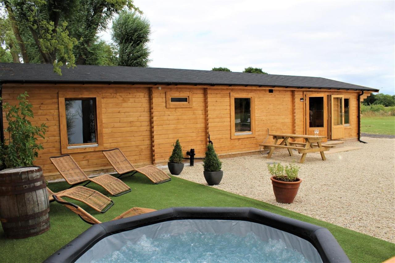 Stunning 5-Bed Cabin In Ashton Under Hill Evesham Zewnętrze zdjęcie